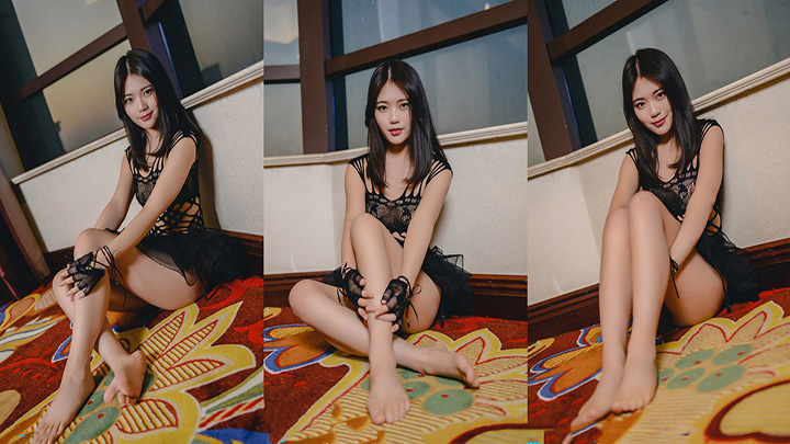 颜值天花板,大尺度,【希希】,酒店私拍全程,粉嫩的鲍鱼在情趣渔网下显露,很劲爆的一期