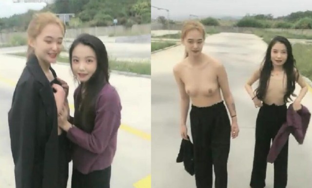 骚劲小妖精 户外车后座拨开内裤露 逼 下车脱光光口 交啪 啪抱起来干 很是诱惑喜欢不要错过