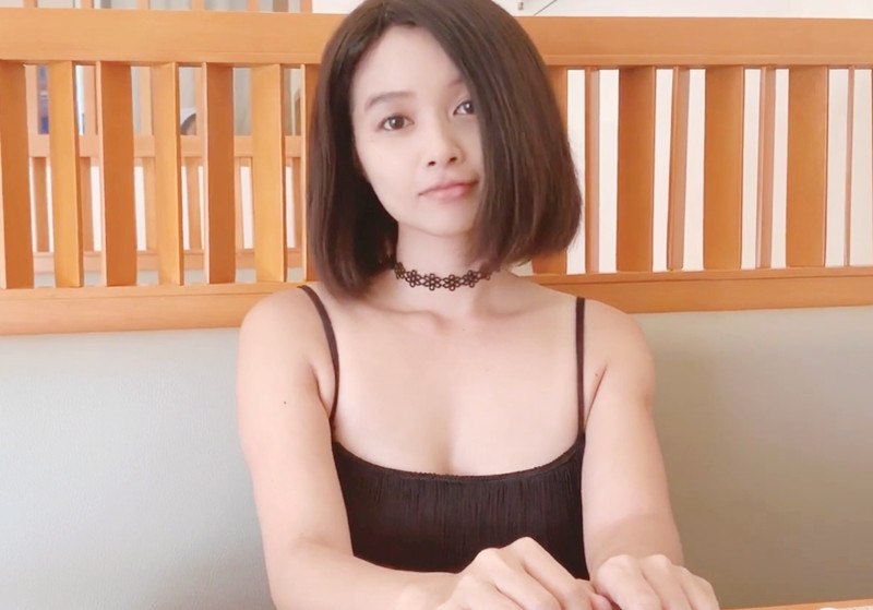 黑色吊带网红,在餐厅上偷偷玩起自慰肛塞